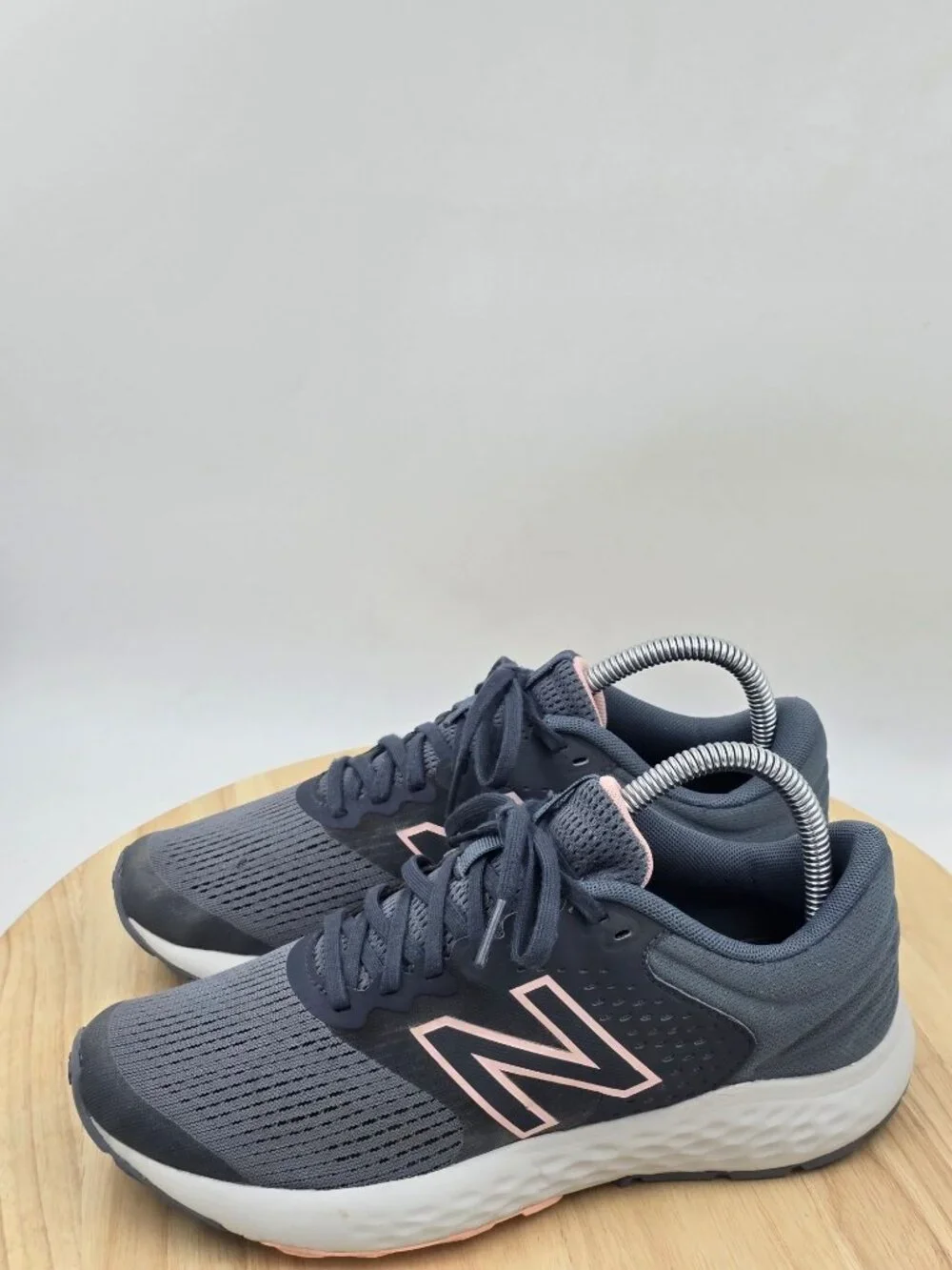 New Balance Womens 520 V7 Gray Running Shoes Sneakers W520LP7 sz 8
